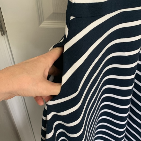 Banana Republic Navy & White Striped Handkerchief Hem Dress with pockets size 4 - Picture 4 of 10